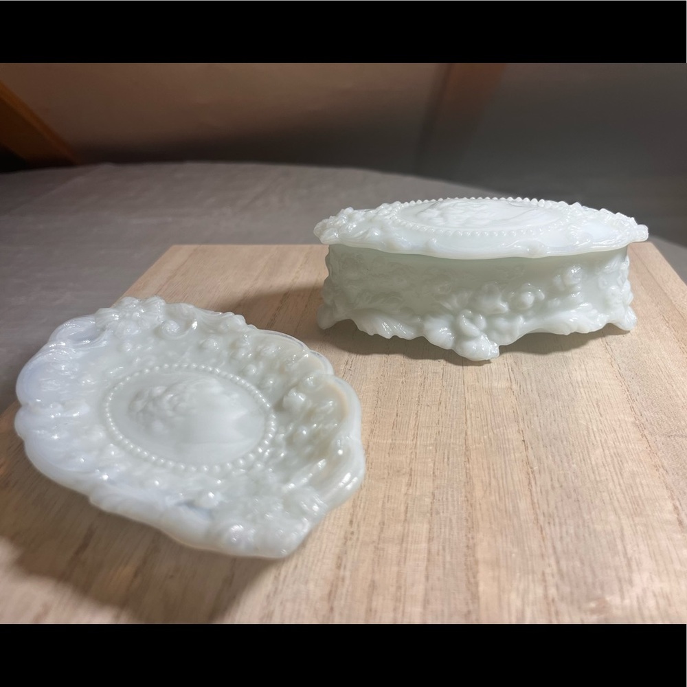 Sold!1950s Fostoria Jenny Lind Milk Glass Hat Pin Box And Oval Vanity Tray - Picture 1 of 10